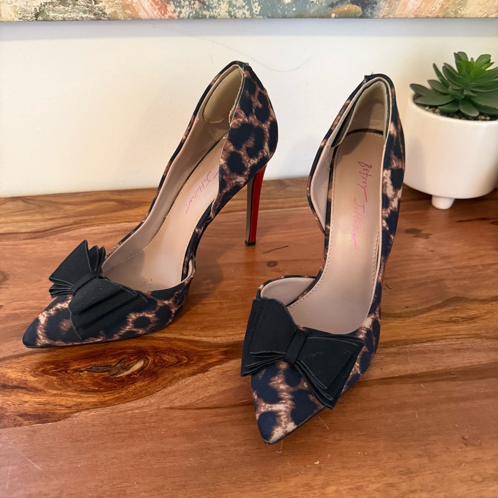 Betsey Johnson Leopard Print Pumps with Red Stiletto Heel - Picture 7 of 8